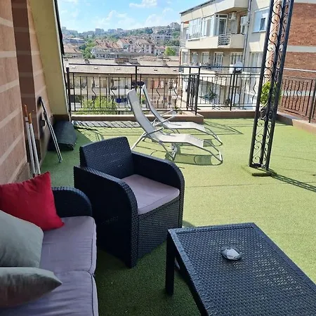 Unique Studio- Great Balcony And View! Parking Possibility! Veliko Tŭrnovo Exterior photo