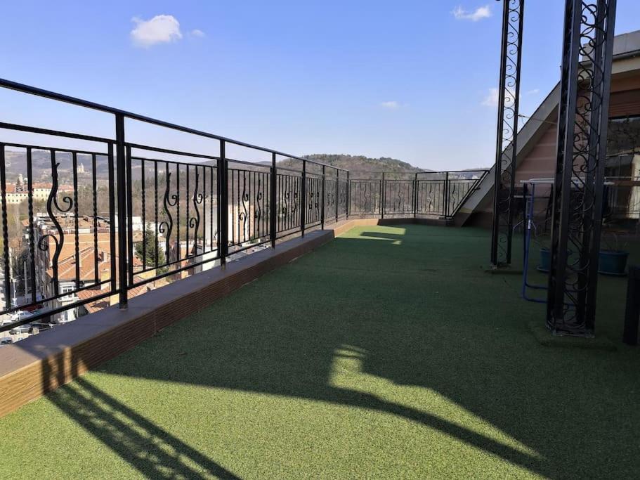 Unique Studio- Great Balcony And View! Parking Possibility! Apartament
